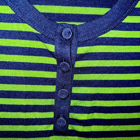 Juicy Couture henley size small - Picture 3 of 4